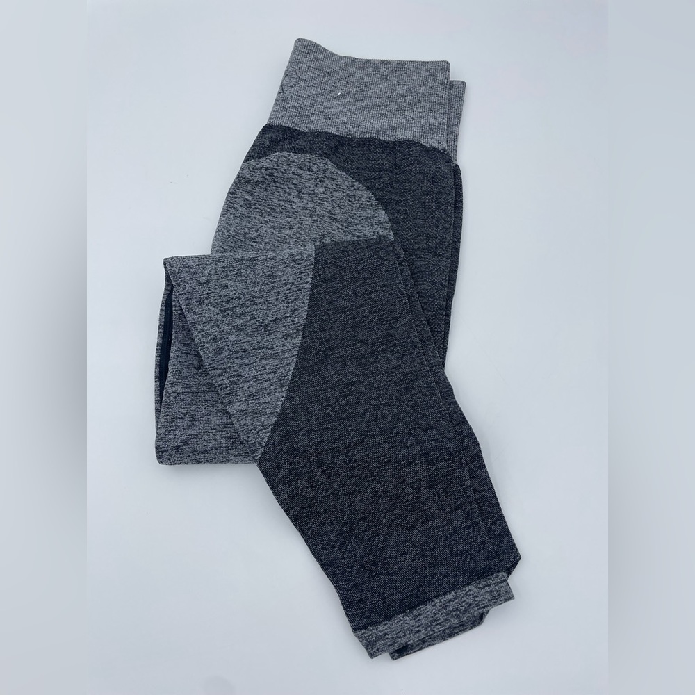 PINK VS- Seamless Leggings Grey size Medium NWOT